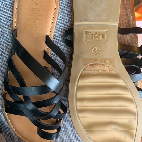 **NEW** SANDALS - Picture 3 of 3